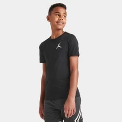 Jordan Junior Boys' Jumpman Emblem T-Shirt / Black -Sports Fashion Clothing Store 95A873 023 jordan junior boys jumpman emblem t shirt black C