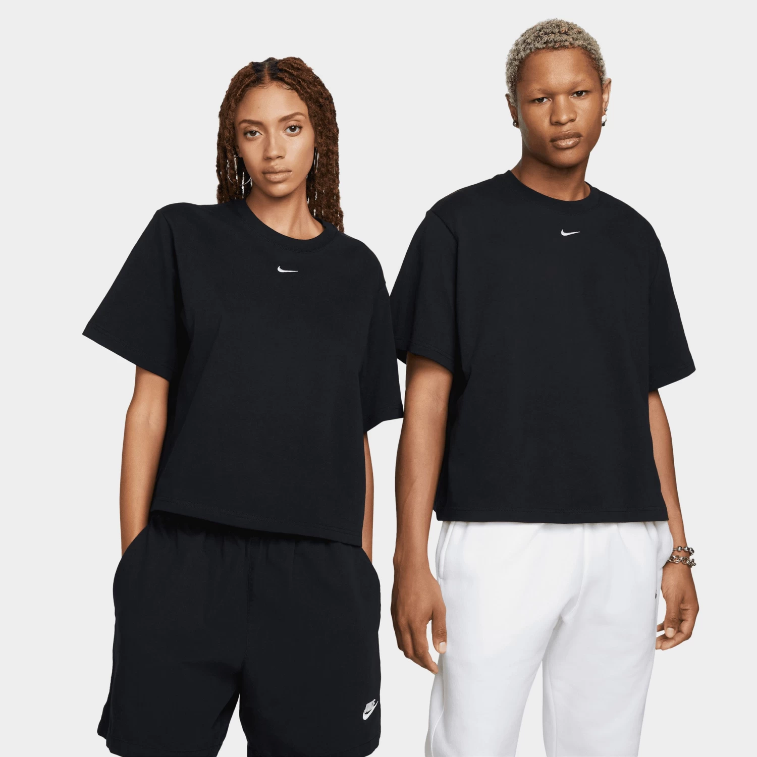 Nike Sportswear Women's Essentials Boxy T-shirt Black / White 3 Nike Sportswear Women's Essentials Boxy T-shirt Black / White