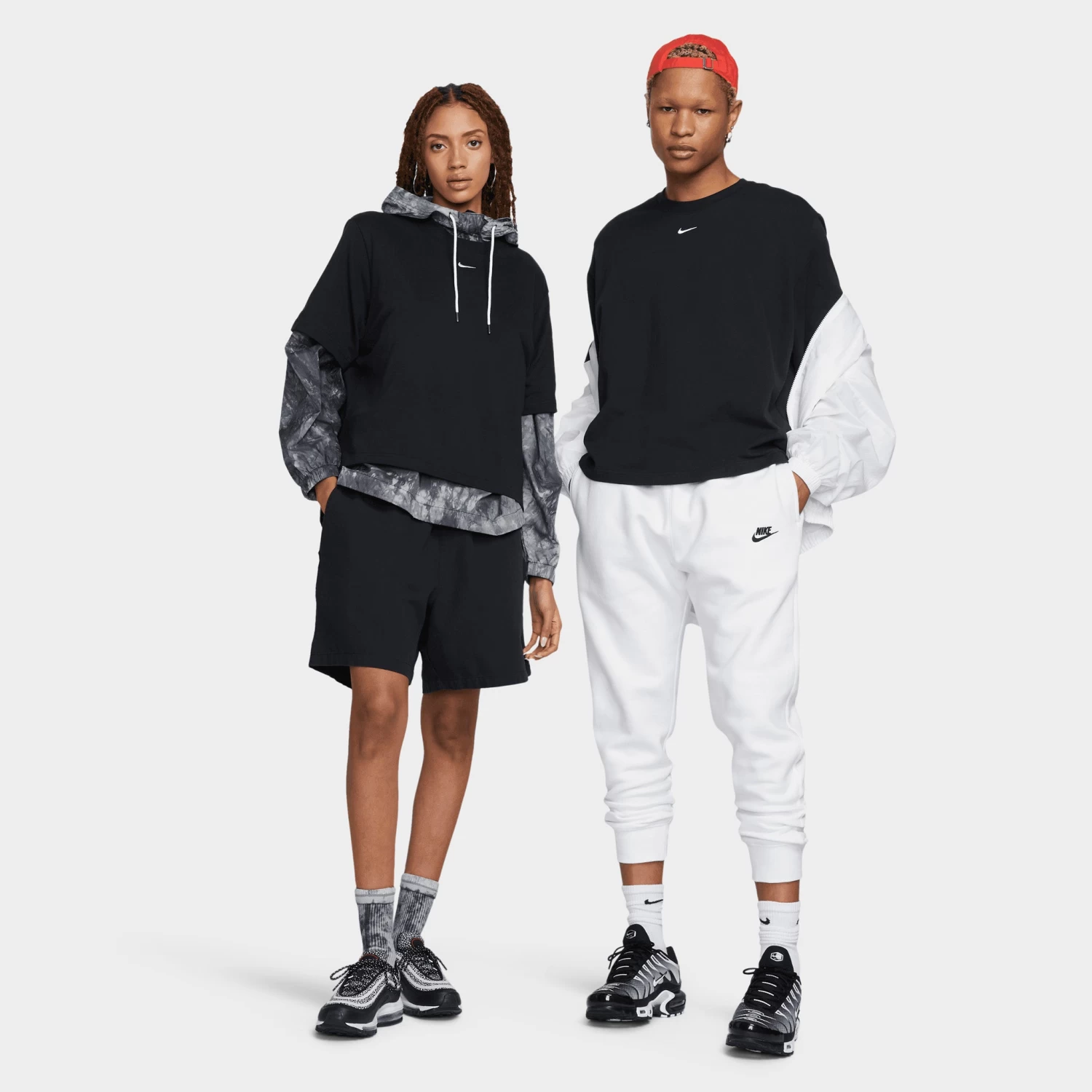 Nike Sportswear Women's Essentials Boxy T-shirt Black / White 7 Nike Sportswear Women's Essentials Boxy T-shirt Black / White - Image 5