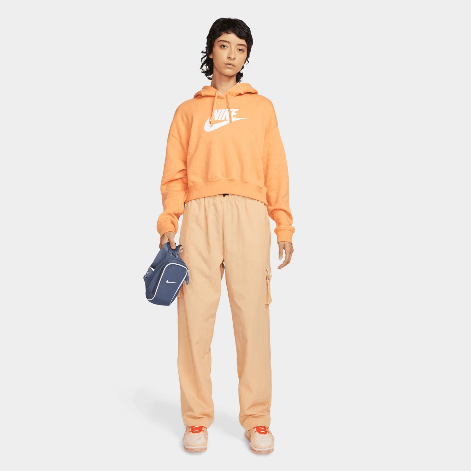 Nike Sportswear Essentials Crossbody Bag Diffused Blue / Diffused Blue - Sail 7 Nike Sportswear Essentials Crossbody Bag Diffused Blue / Diffused Blue - Sail - Image 5