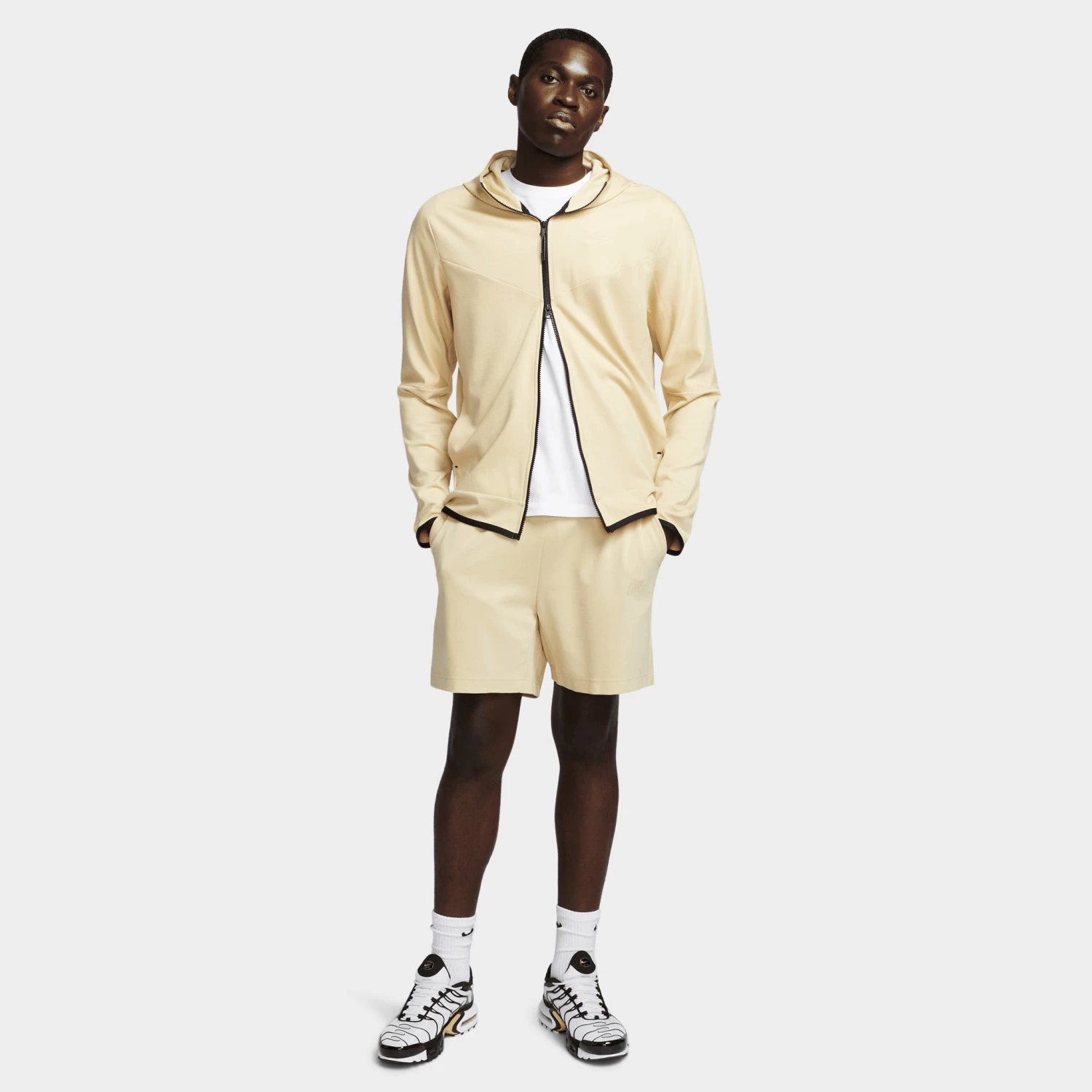 Nike Sportswear Tech Fleece Lightweight Shorts / Team Gold 8 Nike Sportswear Tech Fleece Lightweight Shorts / Team Gold - Image 6