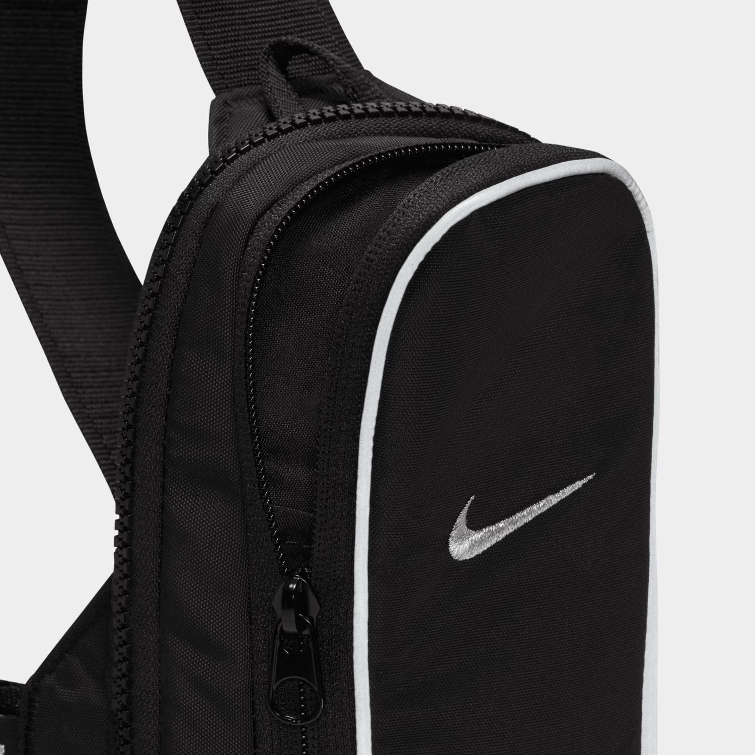 Nike Sportswear Essential Crossbody Bag Black / Black - Metallic Silver 6 Nike Sportswear Essential Crossbody Bag Black / Black - Metallic Silver - Image 4