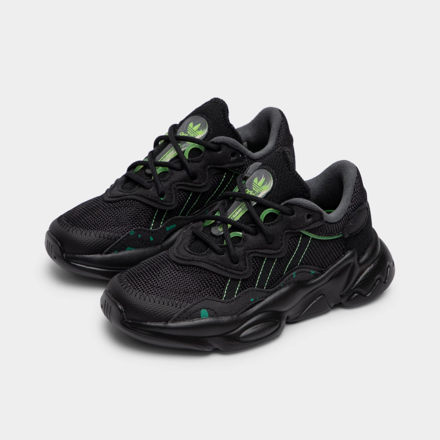 Adidas Originals Children's Ozweego Core Black / Core Black - Solar Green 4 Adidas Originals Children's Ozweego Core Black / Core Black - Solar Green - Image 2