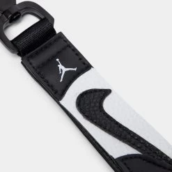 Jordan Trophy Key Holder Black / White -Sports Fashion Clothing Store J.100.7654.036.NS jordan trophy key holder black white 2
