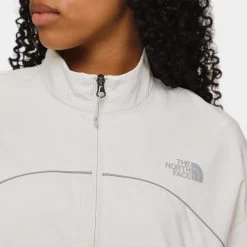 The North Face Tek Piping Wind Jacket / Gardenia White -Sports Fashion Clothing Store JDSports Model November0820232895